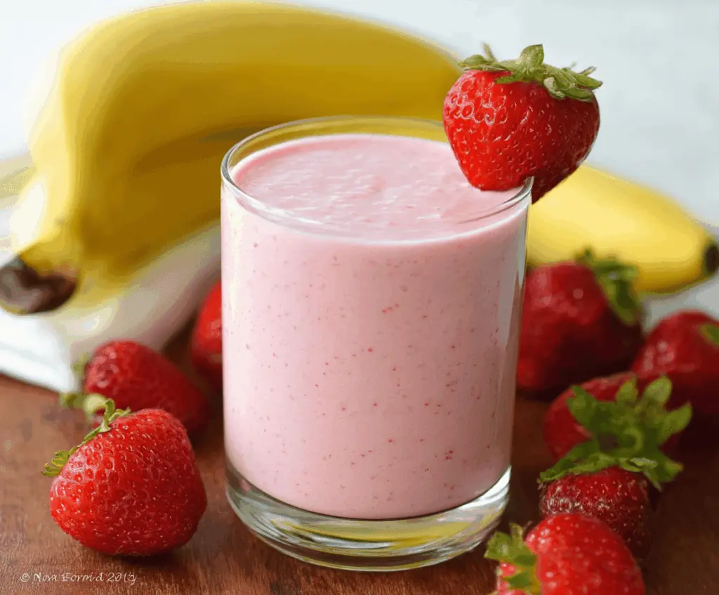 Strawberry Banana Smoothie, Quick, Creamy and Delicious